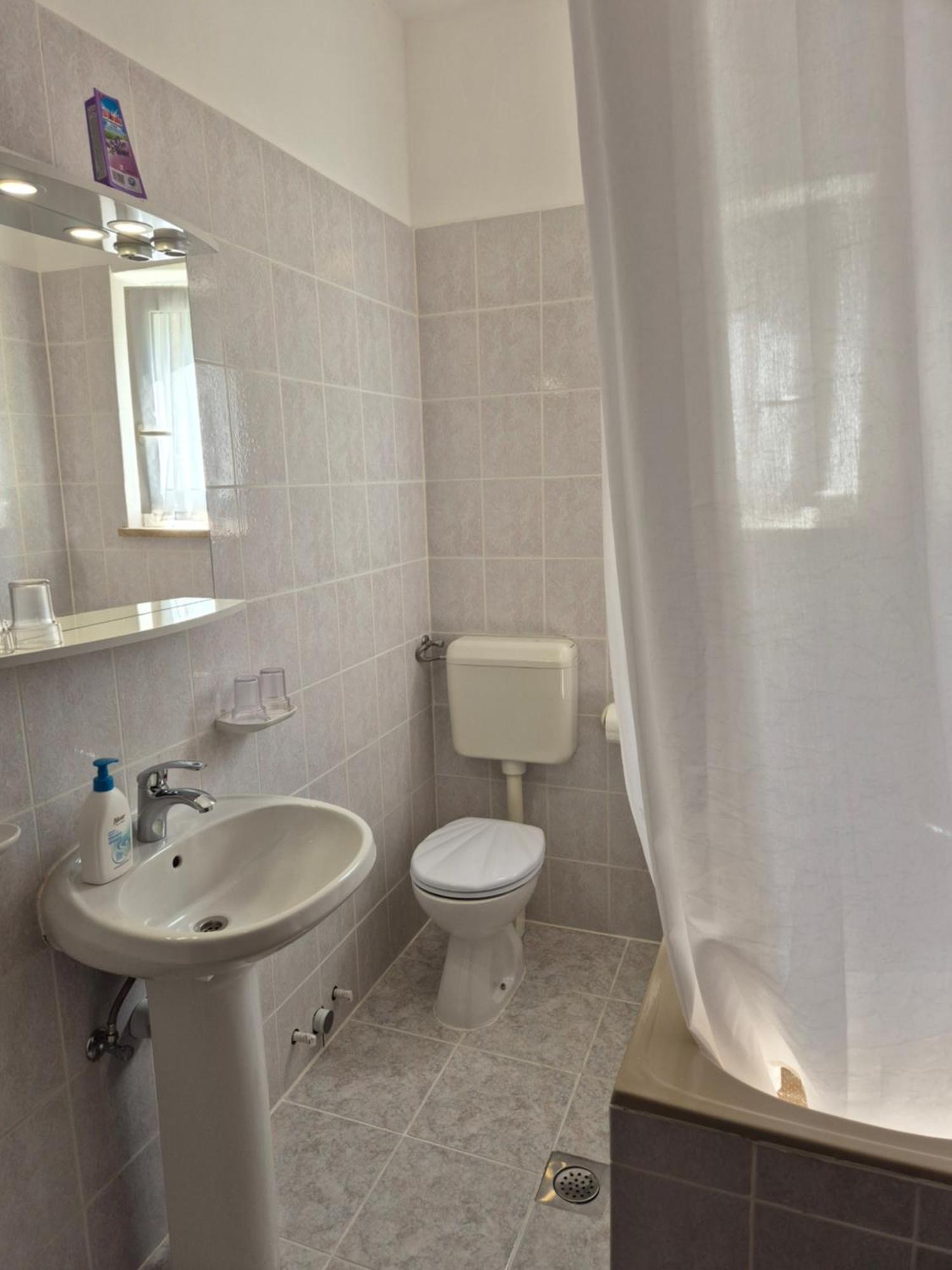 Apartmani Adria Опатия Екстериор снимка